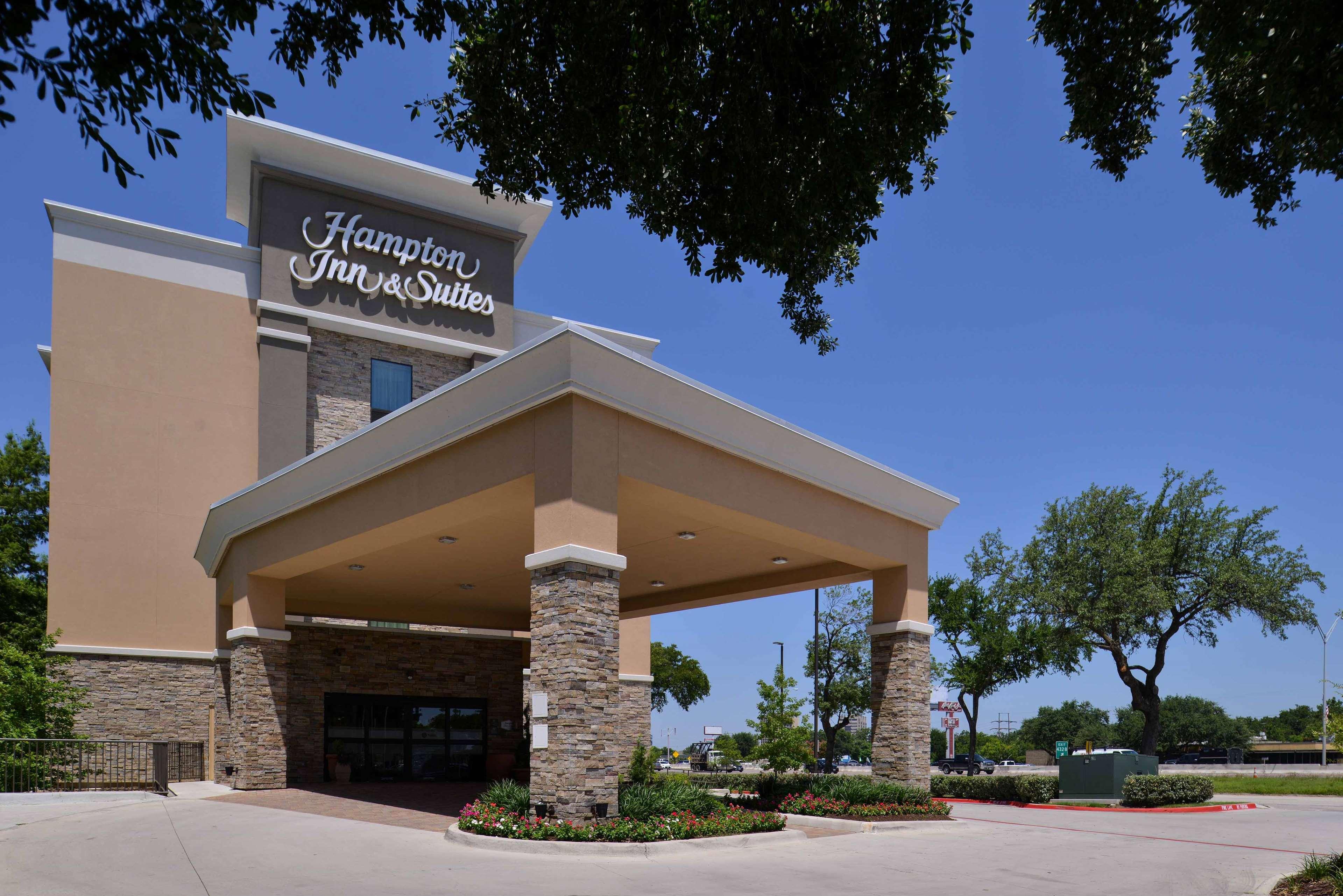 Hampton Inn & Suites Dallas Market Center Exterior foto