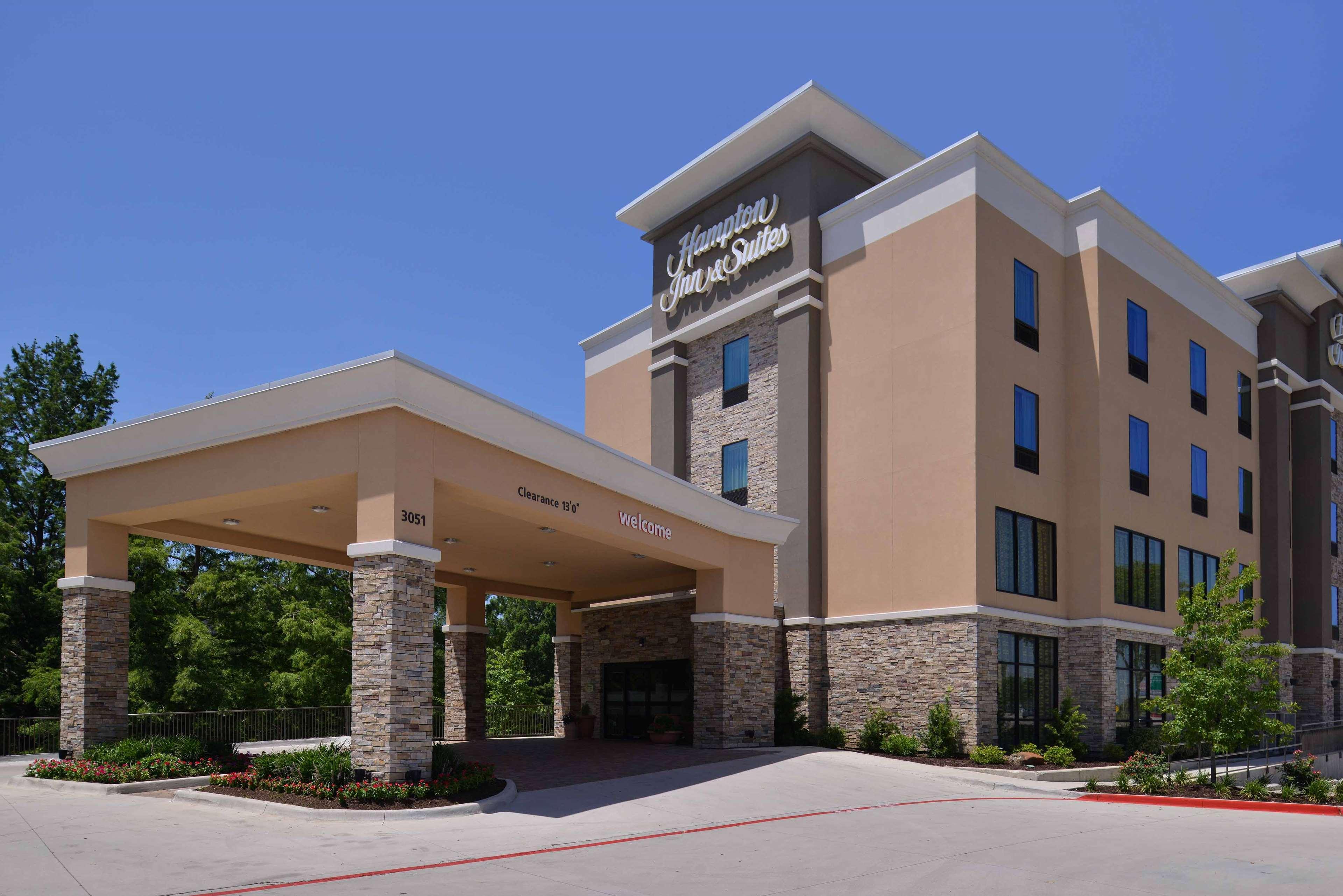 Hampton Inn & Suites Dallas Market Center Exterior foto