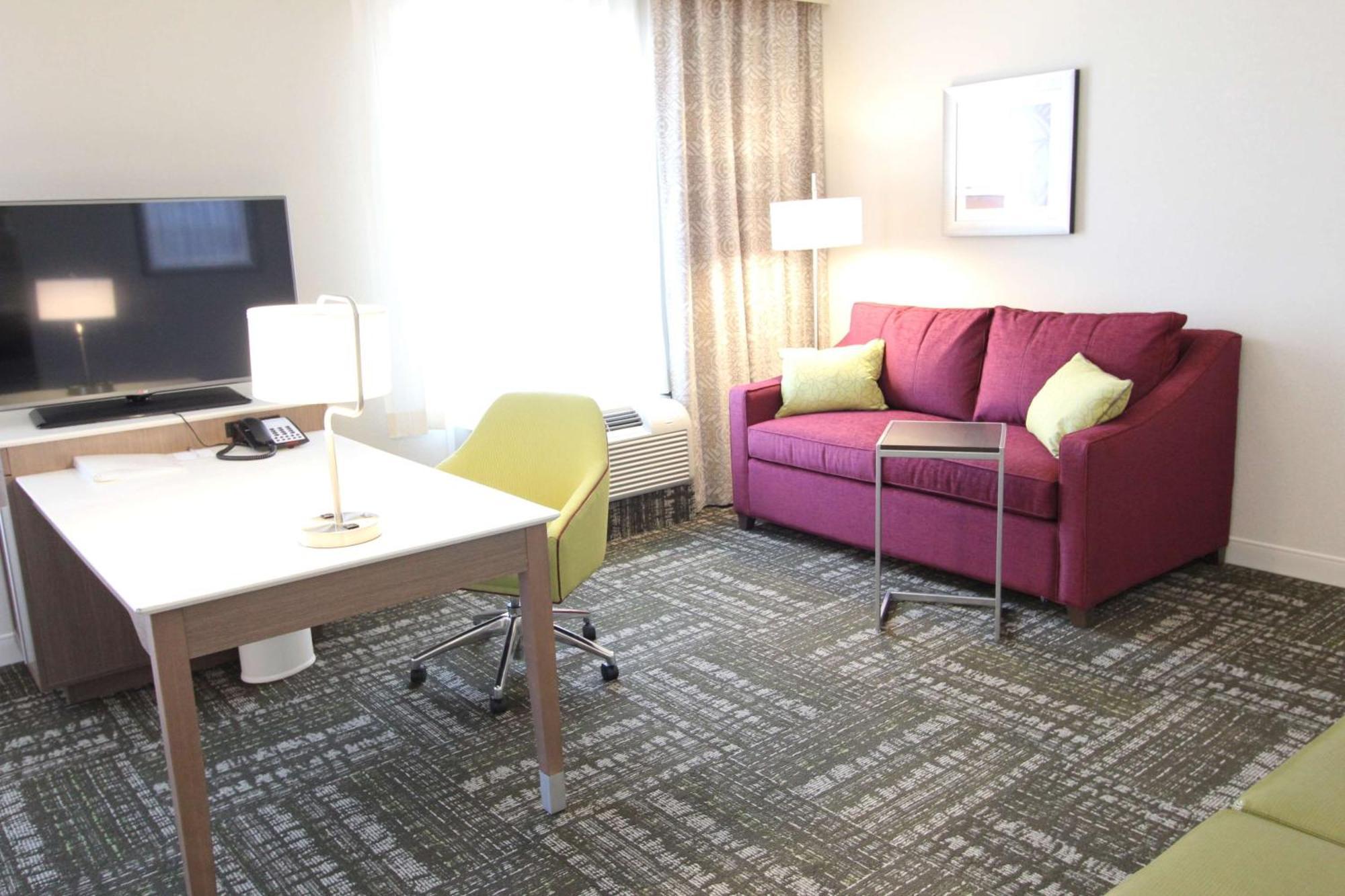 Hampton Inn & Suites Dallas Market Center Exterior foto